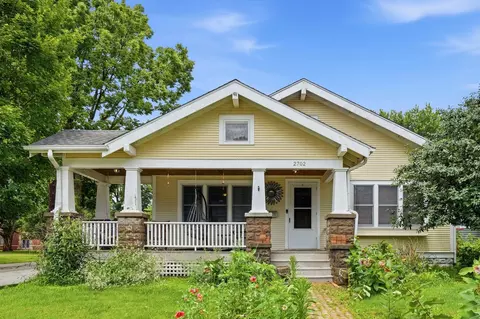 2702 Middle Rd, Davenport, IA 52803