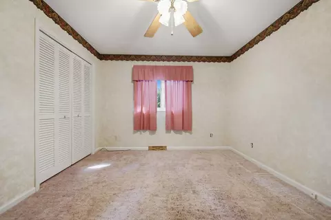 Bedroom - 2087 Blackhawk Ln, Dixon, IL 61021 photo 3 of 6