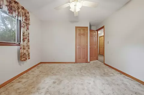 Bedroom - 2087 Blackhawk Ln, Dixon, IL 61021 photo 2 of 6