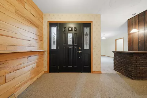 Entry Way - 2087 Blackhawk Ln, Dixon, IL 61021 photo 1 of 4