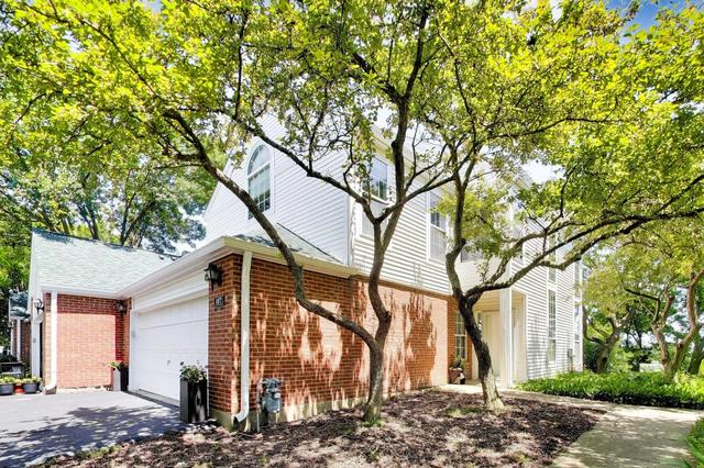 107 Welwyn St, Lake Bluff, IL 60044
