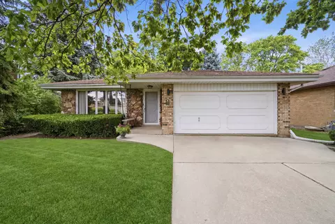 5530 Greenwood St, Morton Grove, IL 60053