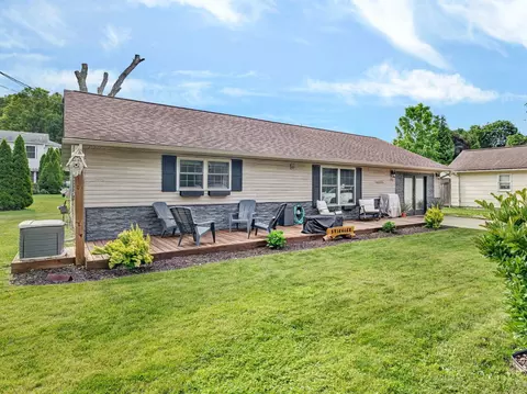 172 S Cash St, Seneca, IL 61360