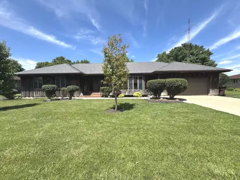 505 E Charles St, Ashkum, IL 60911