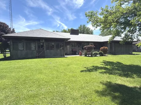 Exterior - 505 E Charles St, Ashkum, IL 60911 photo 6 of 6