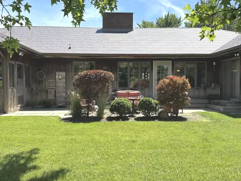 Exterior - 505 E Charles St, Ashkum, IL 60911 photo 5 of 6