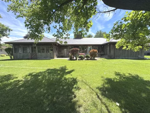 Exterior - 505 E Charles St, Ashkum, IL 60911 photo 4 of 6