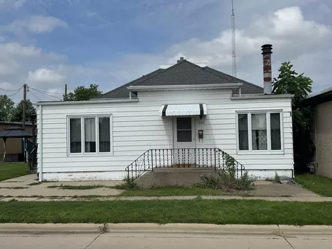 103 W Walnut St, Oglesby, IL 61348