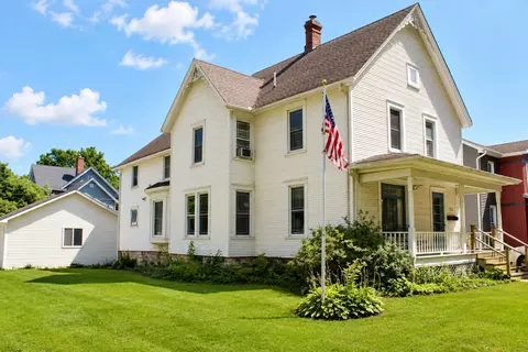 222 W Jackson St, Morris, IL 60450