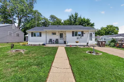 1204 W Violet St, Freeport, IL 61032