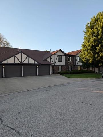 5 Crystal Ct #5, Pontiac, IL 61764