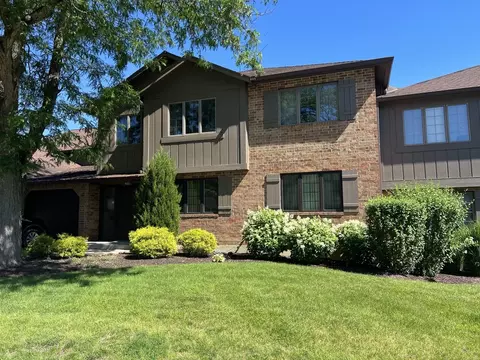 7632 W Arquilla Dr #2A, Palos Heights, IL 60463