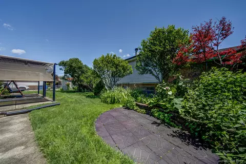 Exterior - 15155 Ridgeway Ave, Midlothian, IL 60445 photo 4 of 6