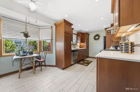 Kitchen - 15155 Ridgeway Ave, Midlothian, IL 60445 photo 1 of 4