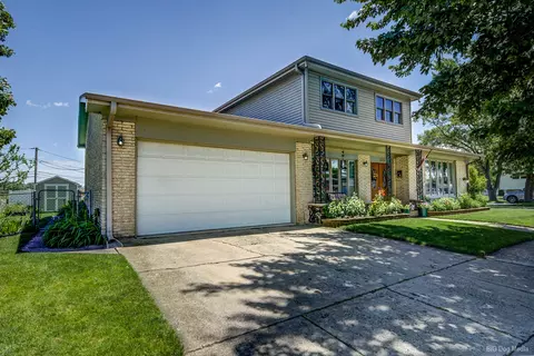Exterior - 15155 Ridgeway Ave, Midlothian, IL 60445 photo 2 of 6