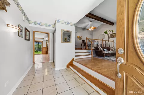 Entry Way - 15155 Ridgeway Ave, Midlothian, IL 60445 photo 1 of 2