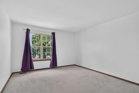 Bedroom - 1093 Brighton Dr, Carol Stream, IL 60188 photo 7 of 8
