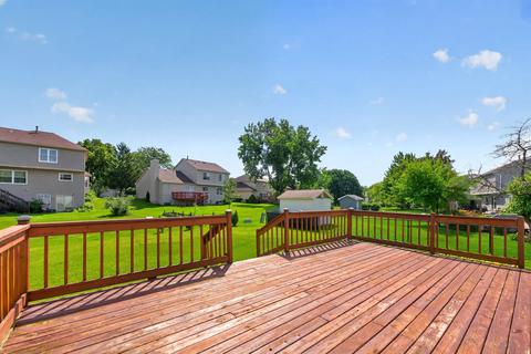Exterior - 1093 Brighton Dr, Carol Stream, IL 60188 photo 3 of 4