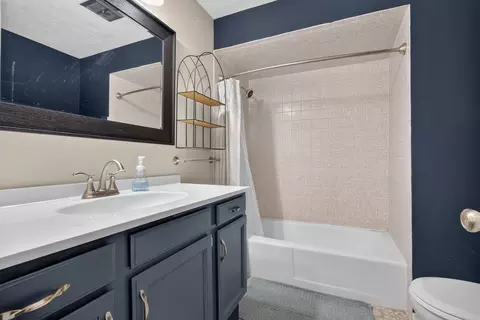 1111 E Jefferson St #9, Bloomington, IL 61701 photo 15