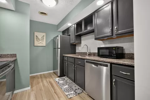 1111 E Jefferson St #9, Bloomington, IL 61701 photo 9