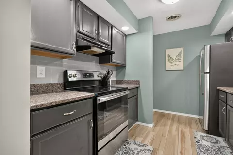 1111 E Jefferson St #9, Bloomington, IL 61701 photo 10