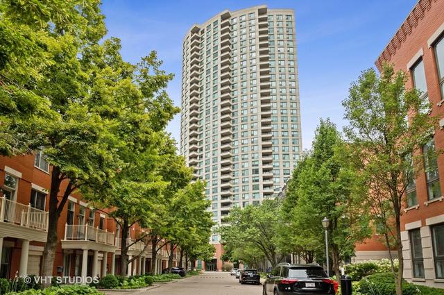 501 N Clinton St #704, Chicago, IL 60654