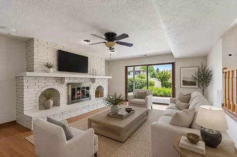Living - 1133 N Thatcher Ln, Addison, IL 60101 photo 6 of 12