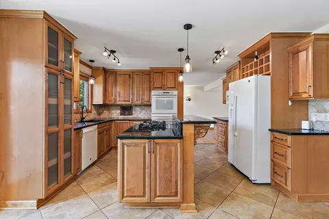 Kitchen - 1133 N Thatcher Ln, Addison, IL 60101 photo 4 of 6