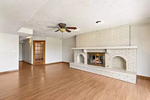 Living - 1133 N Thatcher Ln, Addison, IL 60101 photo 8 of 12