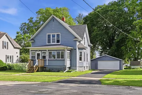 924 Prospect St, Dekalb, IL 60115