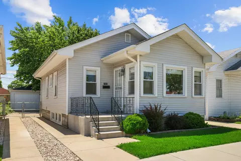 7351 W Barry Ave, Chicago, IL 60707