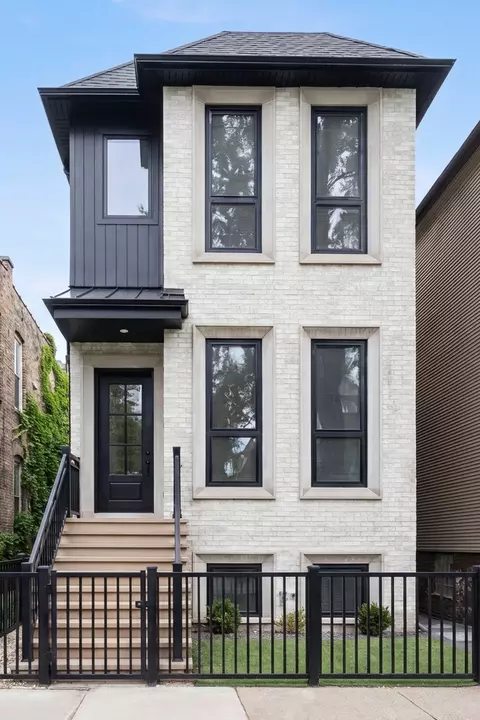 1442 W Fletcher St, Chicago, IL 60657