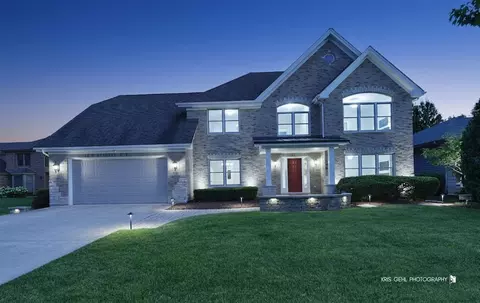 2935 Oxford Ct, Aurora, IL 60502