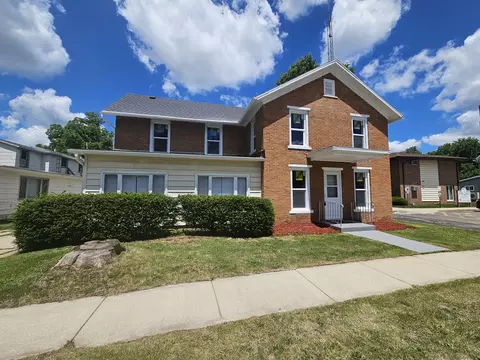 102 E High St, Orangeville, IL 61060