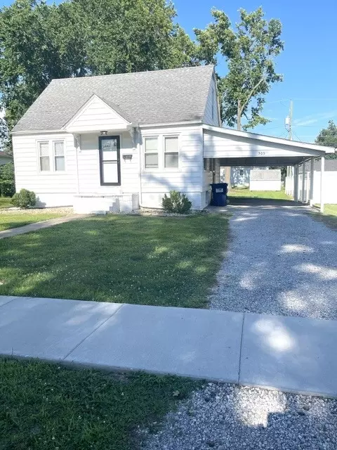305 S 3rd St, Marion, IL 62959
