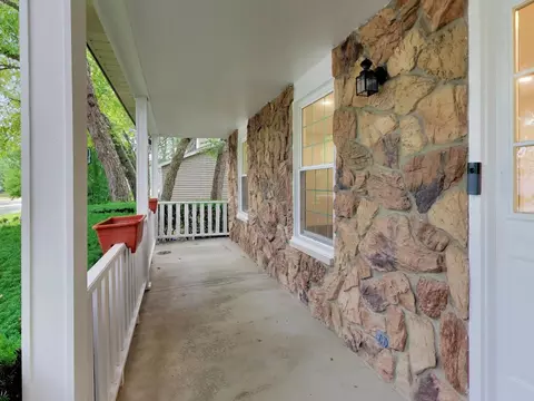 Exterior - 2308 Modaff Rd, Naperville, IL 60565 photo 4 of 7