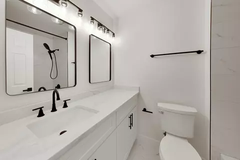 Bath - 2308 Modaff Rd, Naperville, IL 60565 photo 3 of 4
