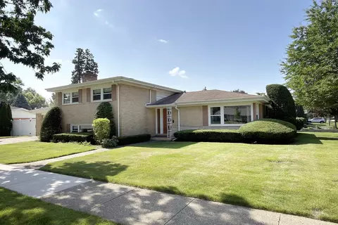 801 S See Gwun Ave, Mount Prospect, IL 60056