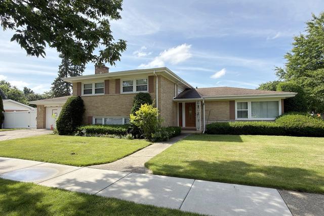 801 S See Gwun Ave, Mount Prospect, IL 60056