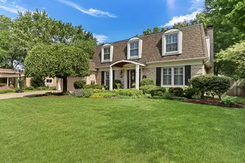 710 Fairlawn Ave, Libertyville, IL 60048