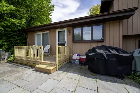 Exterior - 2904 Scott Ave, Mchenry, IL 60050 photo 3 of 4
