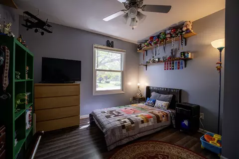 Bedroom - 2904 Scott Ave, Mchenry, IL 60050 photo 4 of 4