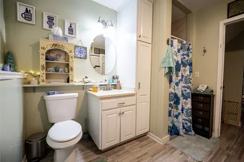 Bath - 2904 Scott Ave, Mchenry, IL 60050 photo 2 of 2