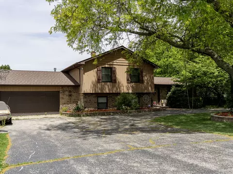 Exterior - 2904 Scott Ave, Mchenry, IL 60050 photo 2 of 4