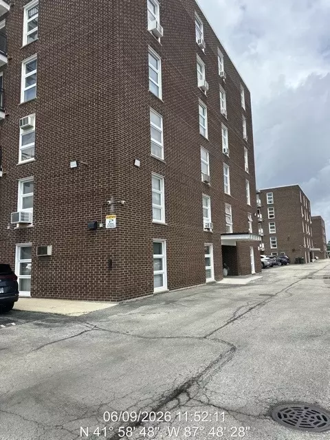 7229 W Higgins Ave #504, Chicago, IL 60656