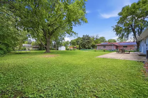 Exterior - 850 Austin Ave, Aurora, IL 60505 photo 3 of 9