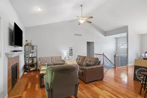 5505 38th Ave, Moline, IL 61265 photo 7