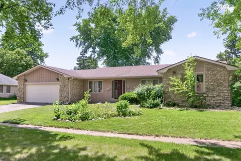 113 Ebbesen St, Dekalb, IL 60115