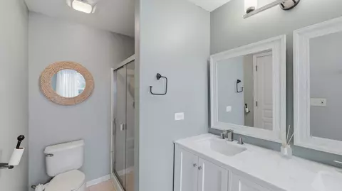 Bath - 24904 Gates Ln, Plainfield, IL 60585 photo 2 of 3
