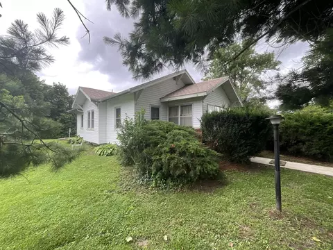 Other - 990 N 1875 St, Saint Peter, IL 62880 photo 1 of 2